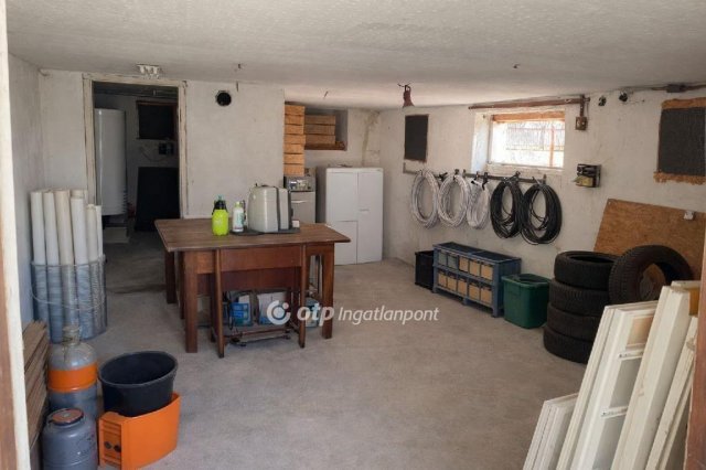 Eladó nyaraló, Dunavarsányban 86.9 M Ft, 4 szobás