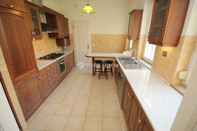 Kiadó családi ház, albérlet, Kecskeméten 554 E Ft / hó