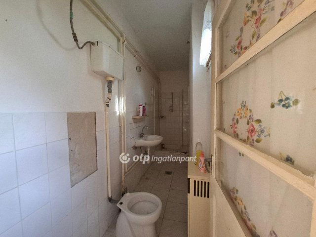 Eladó családi ház, Füzesabonyban 16 M Ft, 2+1 szobás
