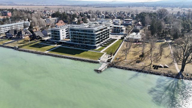 Eladó téglalakás, Balatonlelleén 69.99 M Ft, 3 szobás