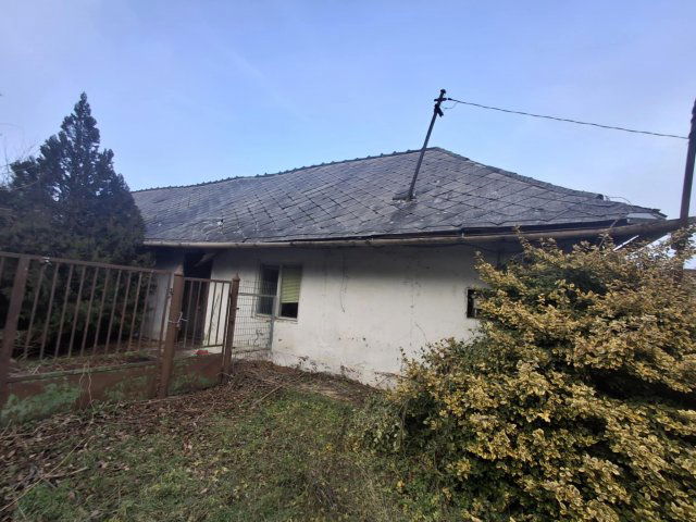 Eladó családi ház, Dorogon 23.5 M Ft, 3 szobás