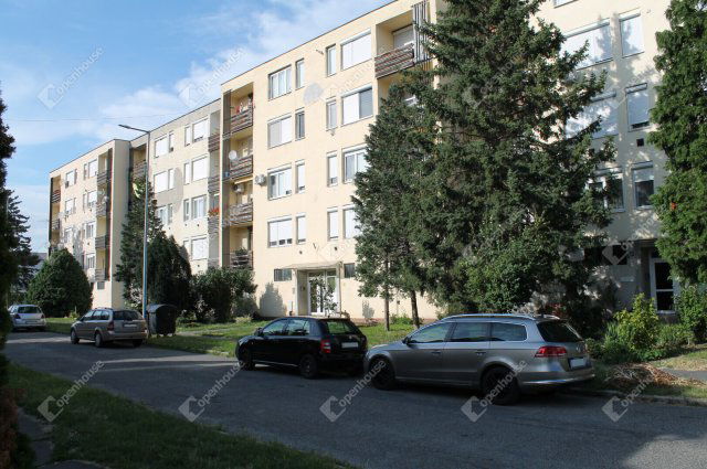 Eladó téglalakás, Kőszegen 32.9 M Ft, 2 szobás