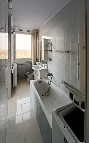 Kiadó panellakás, albérlet, Pécsett, Nagy Lajos király útján