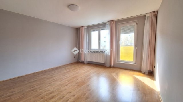 Eladó panellakás, Budapesten, III. kerületben 71.9 M Ft, 2 szobás