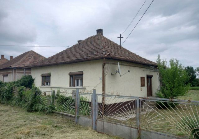 Eladó családi ház, Polgáron 5.8 M Ft, 1+1 szobás
