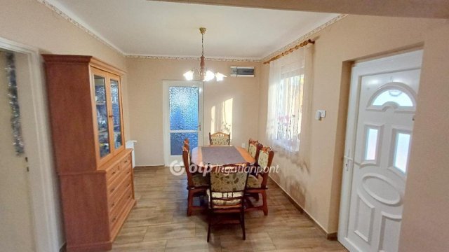 Eladó családi ház, Tiszapüspökin 35 M Ft, 2+1 szobás