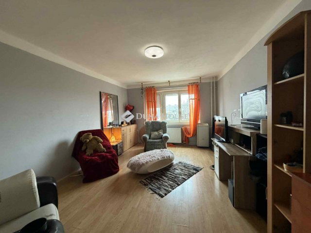 Eladó téglalakás, Győrött 59 M Ft, 2 szobás