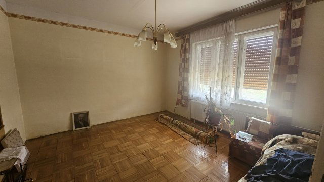 Eladó családi ház, Komlón 35 M Ft, 4 szobás
