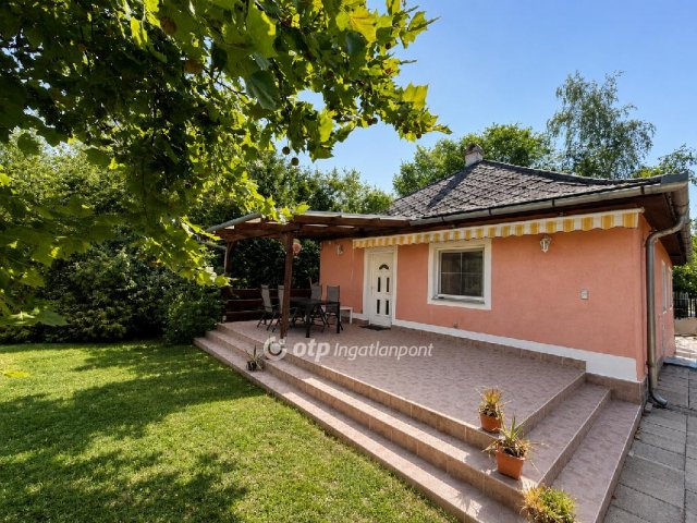 Eladó családi ház, Velencén 78.9 M Ft, 2+1 szobás