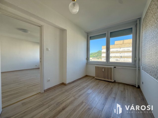 Eladó panellakás, Salgótarjánban 20.9 M Ft, 2 szobás