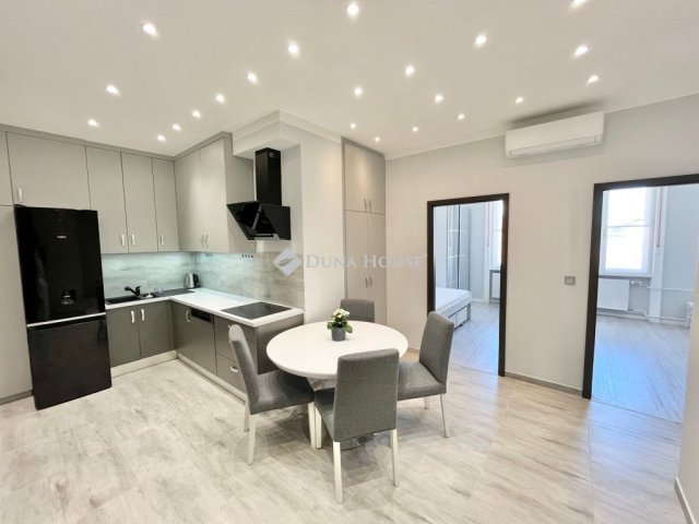 Kiadó téglalakás, albérlet, Budapesten, V. kerületben, 3 szobás