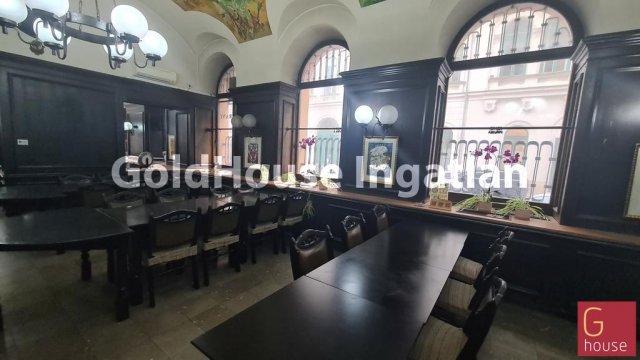 Eladó üzlethelyiség, Budapesten, V. kerületben, Nádor utcában