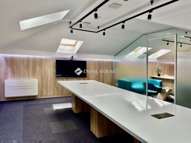 Kiadó iroda, Pécsett 2667 E Ft / hó / költözzbe.hu