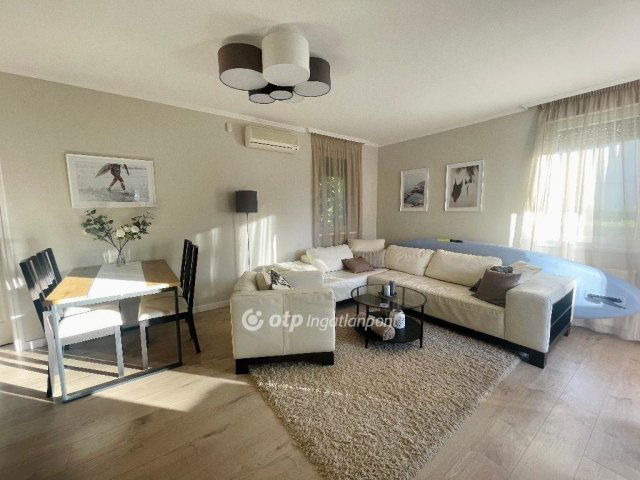 Eladó nyaraló, Siófokon 185 M Ft, 4 szobás