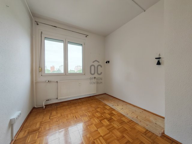 Eladó panellakás, Székesfehérvárott 56 M Ft, 4 szobás