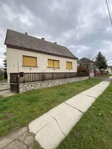 Eladó családi ház, Tényőn 47.9 M Ft, 3+1 szobás