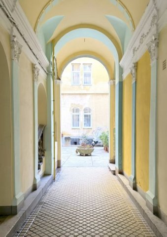 Eladó téglalakás, Budapesten, VI. kerületben 58 M Ft, 1 szobás