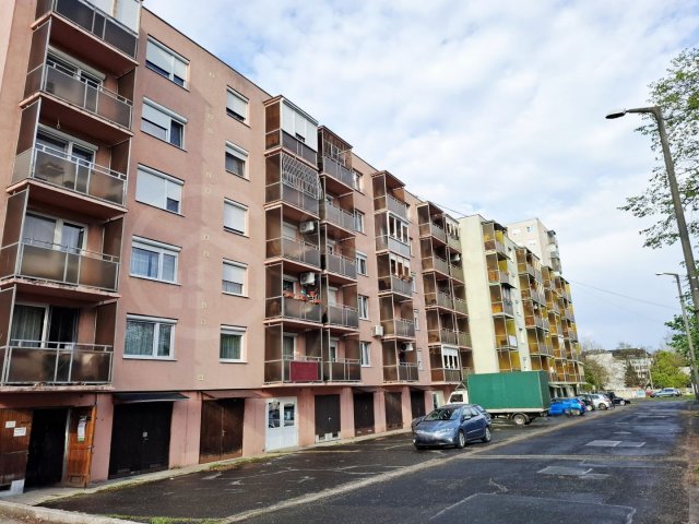 Eladó panellakás, Miskolcon 35.9 M Ft, 2 szobás