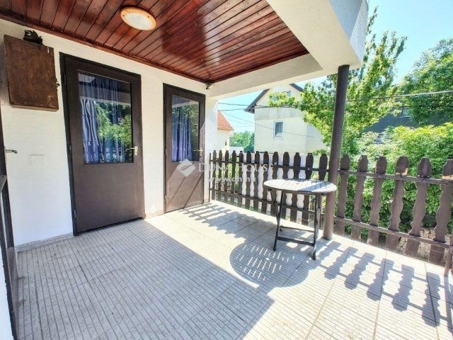 Eladó nyaraló, Szegeden 29 M Ft, 2 szobás / költözzbe.hu