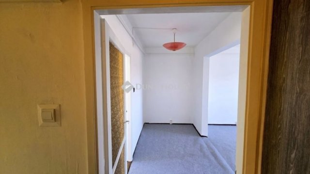 Eladó panellakás, Székesfehérvárott 44.9 M Ft, 2 szobás