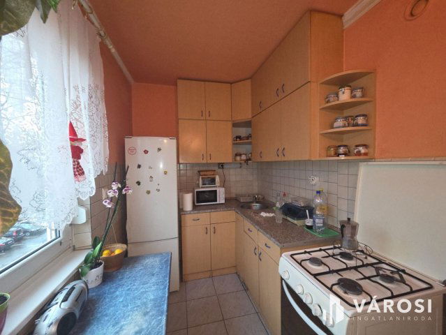 Eladó panellakás, Győrött 45.5 M Ft, 2 szobás