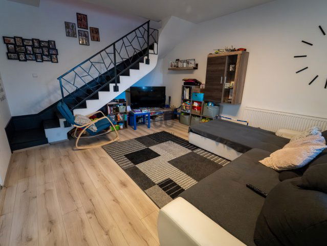 Eladó ikerház, Debrecenben 106 M Ft, 4 szobás