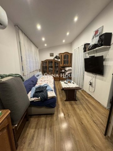 Eladó családi ház, Veszprémben 31.9 M Ft, 2 szobás