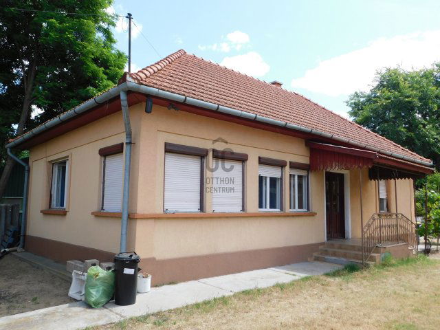 Eladó családi ház, Tápiószentmártonon 27.6 M Ft, 2 szobás
