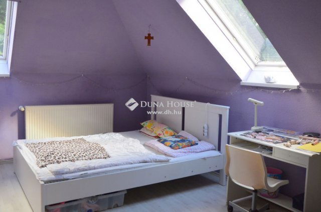 Eladó téglalakás, Szentendrén 105 M Ft, 4 szobás