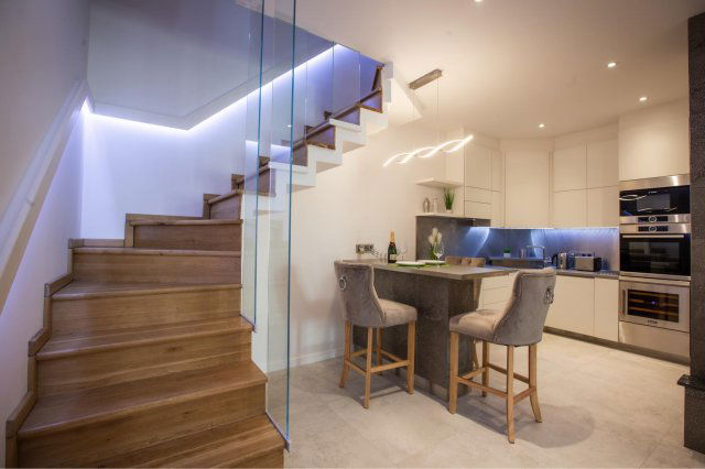 Kiadó téglalakás, albérlet, VI. kerületben, Vörösmarty utcában