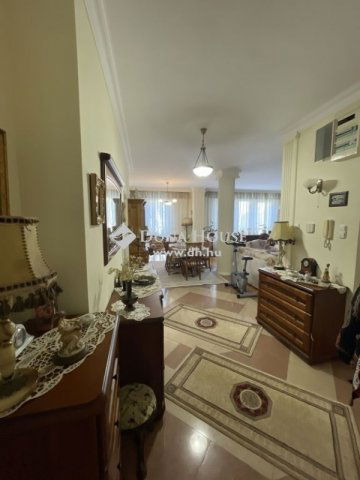 Eladó téglalakás, Kecskeméten 125 M Ft, 4 szobás