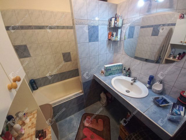 Eladó téglalakás, Sásdon 18 M Ft, 2 szobás