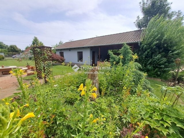 Eladó családi ház, Kecskeméten 149 M Ft, 5 szobás