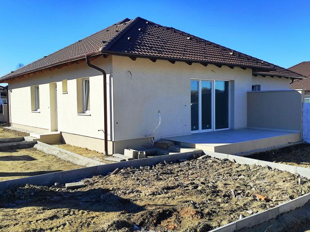 Eladó ikerház, Vácrátóton 99.9 M Ft, 4 szobás