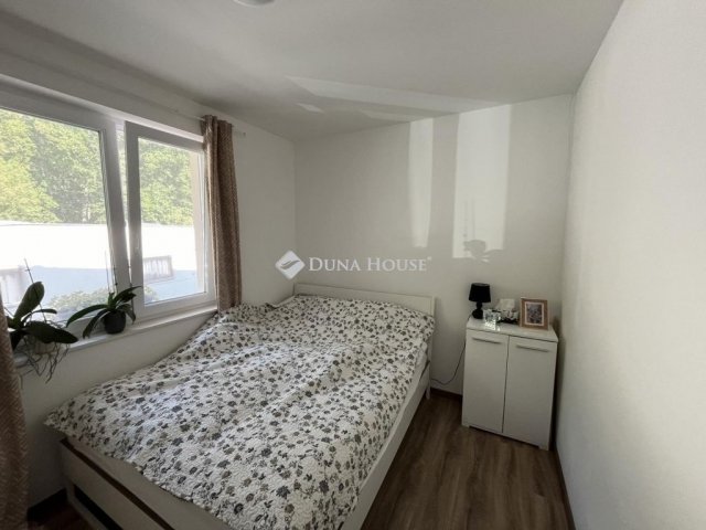 Eladó ikerház, Vácrátóton 105 M Ft, 4 szobás