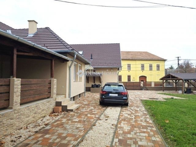 Eladó családi ház, Hosszúhetényen 99 M Ft, 4 szobás