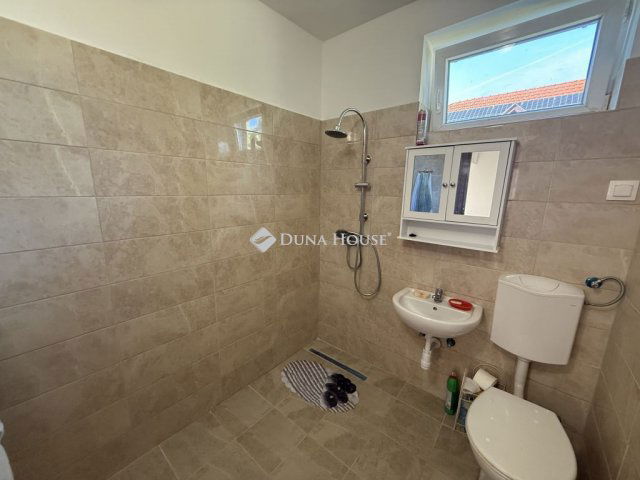 Eladó nyaraló, Abádszalókban 42.5 M Ft, 3 szobás