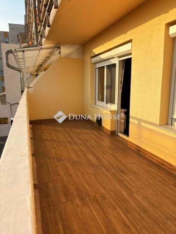 Eladó téglalakás, Orosházán 28 M Ft, 3 szobás