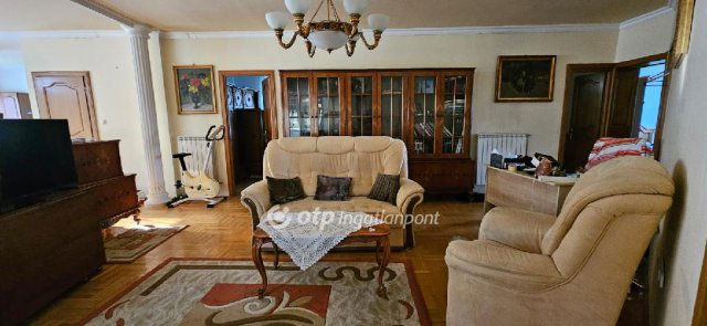 Eladó családi ház, Fehérgyarmaton 219 M Ft, 6+1 szobás