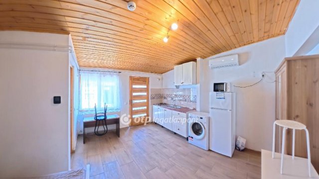 Eladó családi ház, Egerben 145 M Ft, 7 szobás