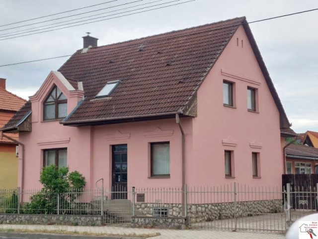 Eladó családi ház, Kaposváron 124.9 M Ft, 5 szobás