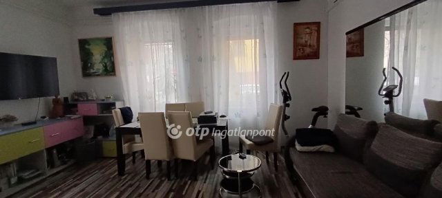 Eladó téglalakás, Szegeden 69.9 M Ft, 2+1 szobás