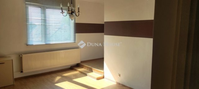 Eladó családi ház, Bakonysárkányban 49 M Ft, 3 szobás