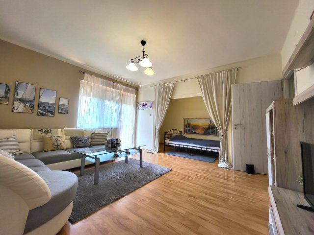 Eladó téglalakás, Keszthelyen 51.6 M Ft, 2+1 szobás