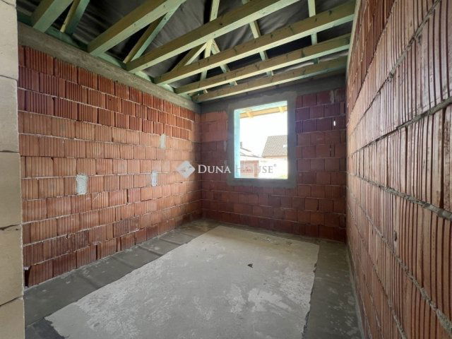 Eladó családi ház, Tökölön 119.9 M Ft, 4 szobás