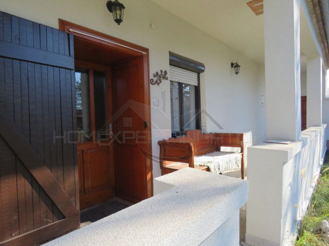 Eladó családi ház, Fenyőfőn 54.9 M Ft, 2 szobás