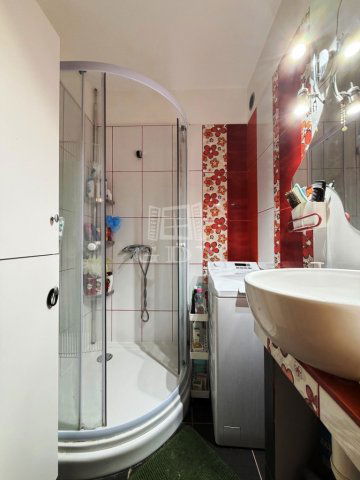 Eladó panellakás, Székesfehérvárott 66.9 M Ft, 1+3 szobás