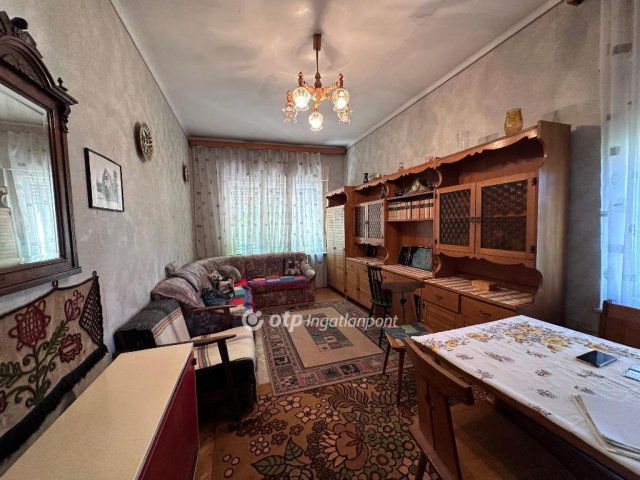 Eladó családi ház, Szentmártonkátán 69.9 M Ft, 4 szobás