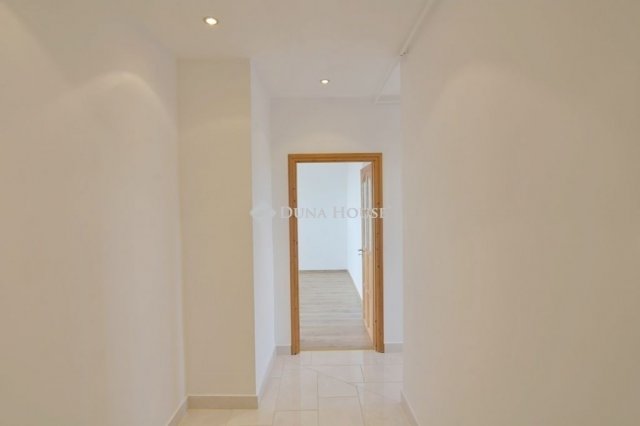 Eladó téglalakás, Kecskeméten 54.99 M Ft, 2 szobás