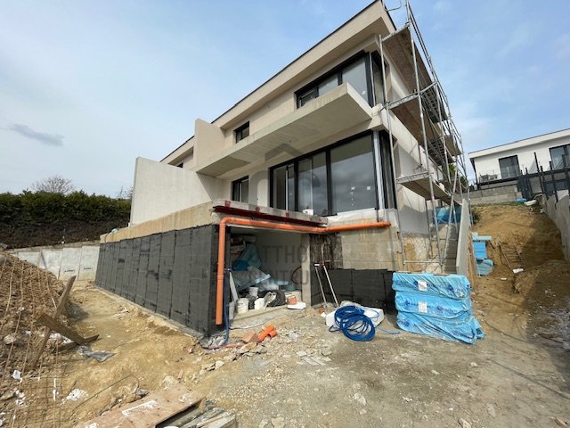 Eladó téglalakás, Budapesten, III. kerületben 279.9 M Ft